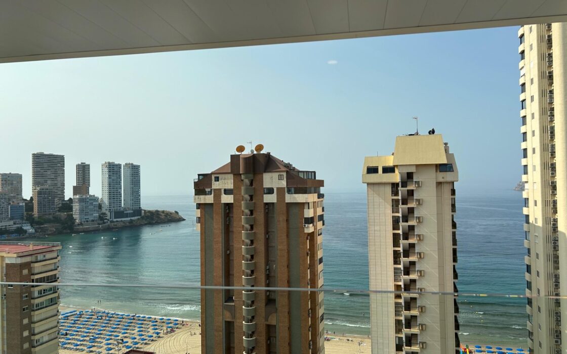 Новая квартира в Бенидорме 115 кв.м с видом на море