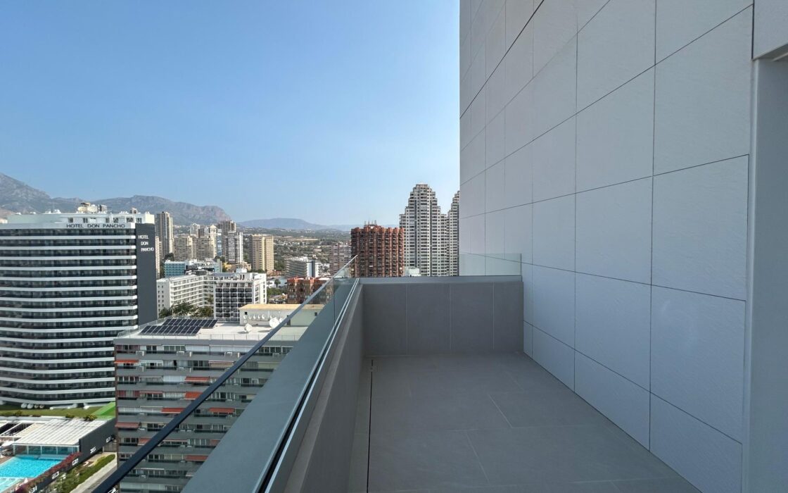 Новая квартира в Бенидорме 115 кв.м с видом на море