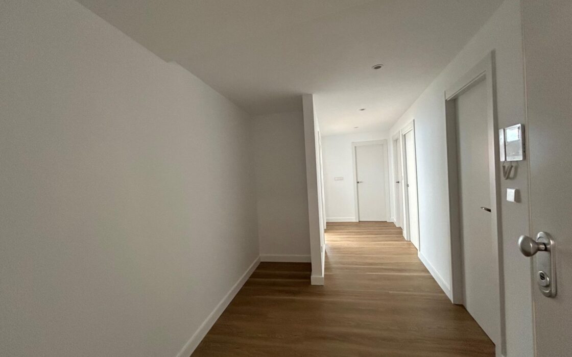 Новая квартира в Бенидорме 115 кв.м с видом на море