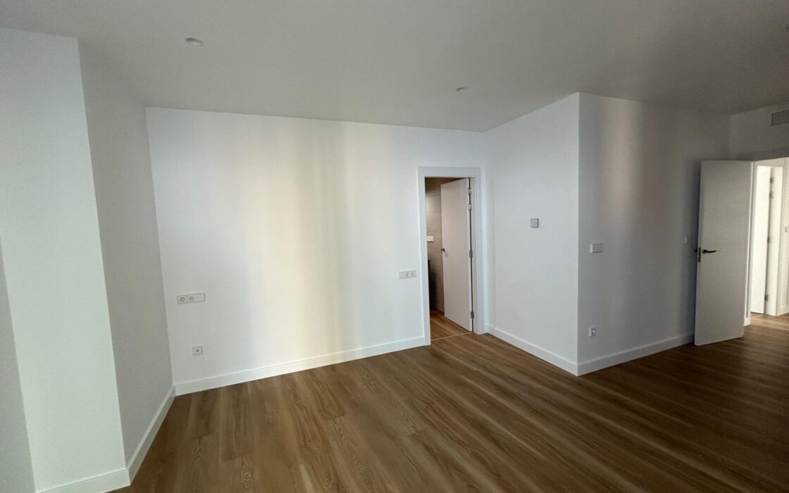 Новая квартира в Бенидорме 115 кв.м с видом на море