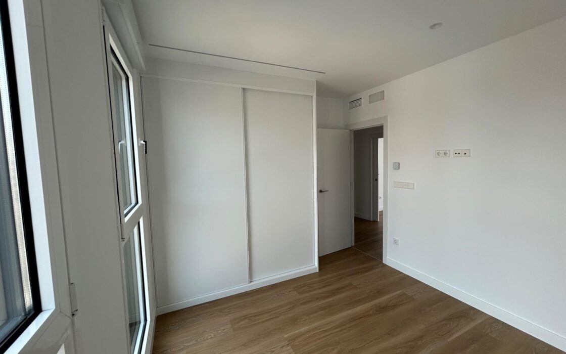 Новая квартира в Бенидорме 115 кв.м с видом на море