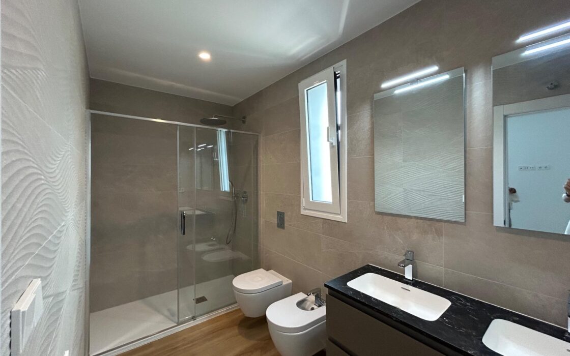 Новая квартира в Бенидорме 115 кв.м с видом на море