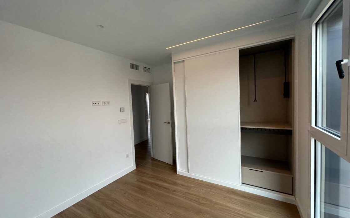 Новая квартира в Бенидорме 115 кв.м с видом на море