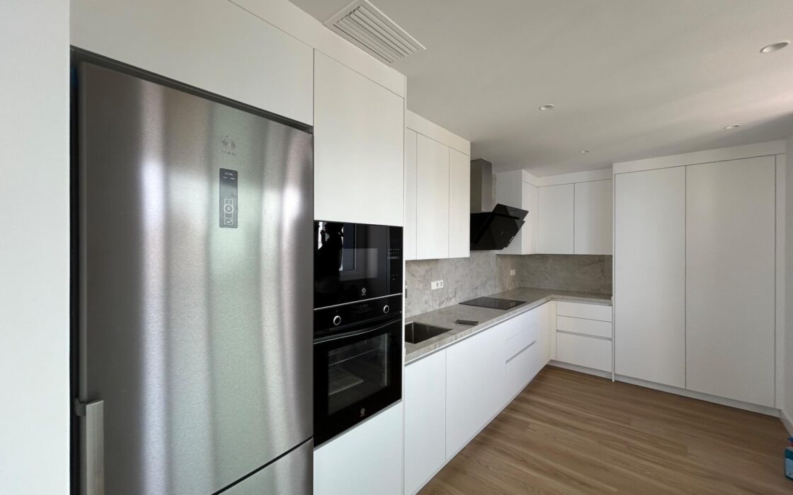 Новая квартира в Бенидорме 115 кв.м с видом на море