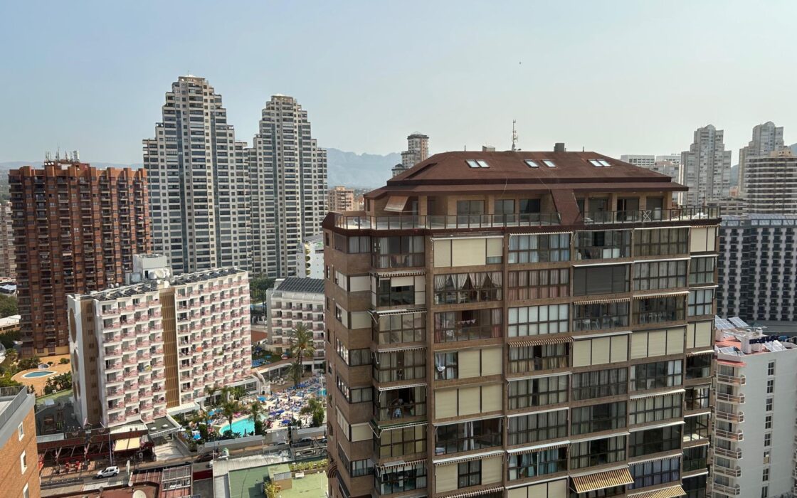 Новая квартира в Бенидорме 115 кв.м с видом на море