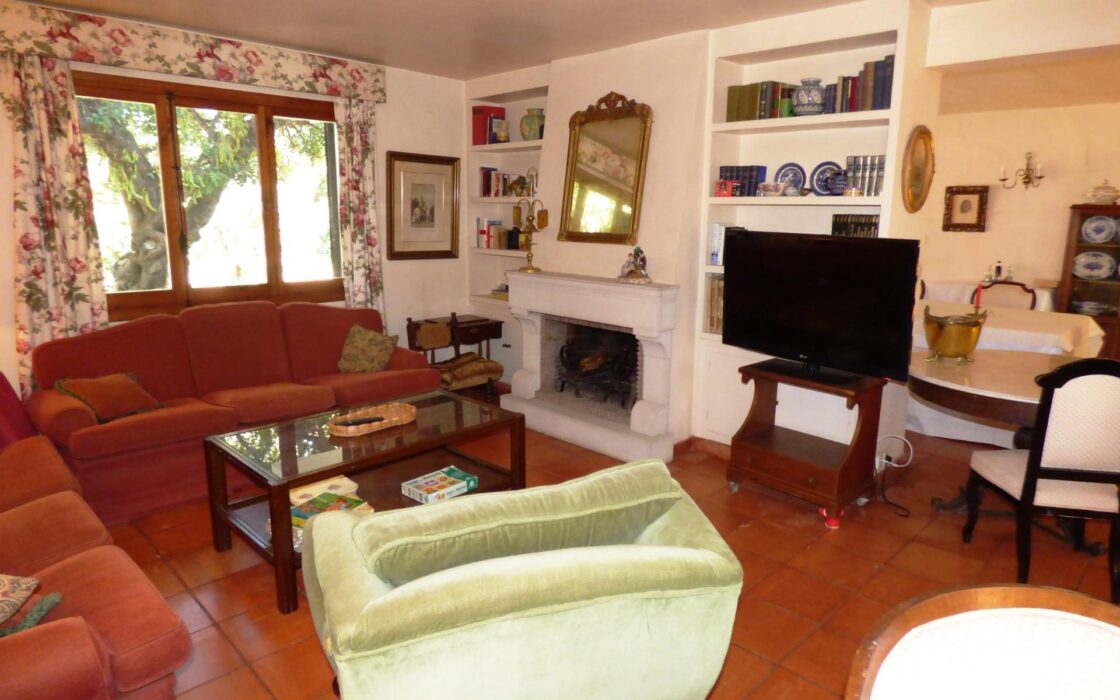 Дом в Аликанте 300 кв.м с собственным бассейном