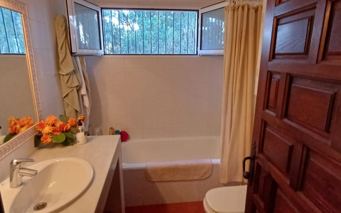 Дом в Аликанте 300 кв.м с собственным бассейном