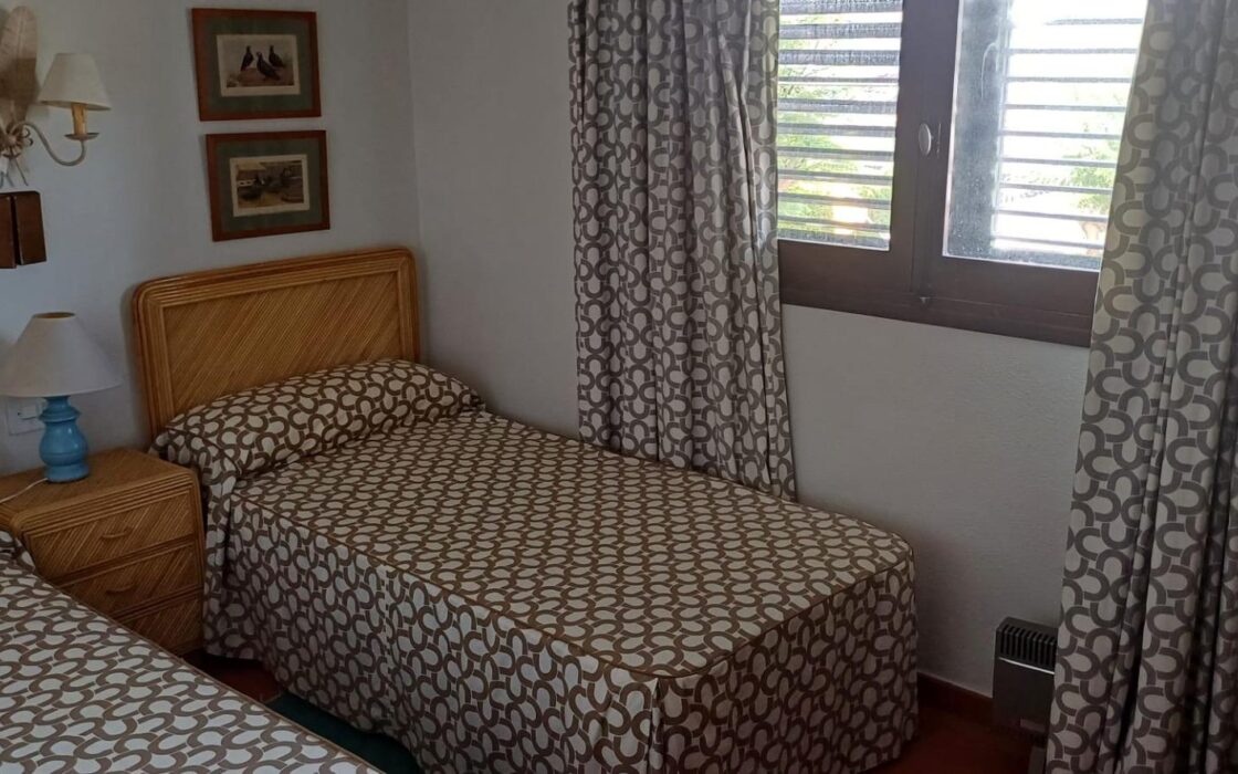 Дом в Аликанте 300 кв.м с собственным бассейном