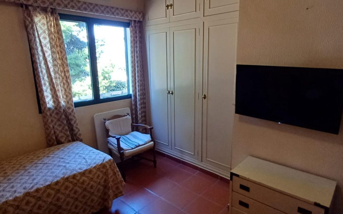 Дом в Аликанте 300 кв.м с собственным бассейном