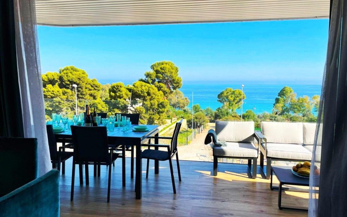 Нові апартаменти біля моря в Бенідормі з терасою 107 кв.м