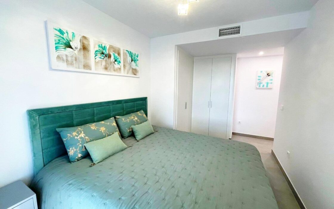 Нові апартаменти біля моря в Бенідормі з терасою 107 кв.м