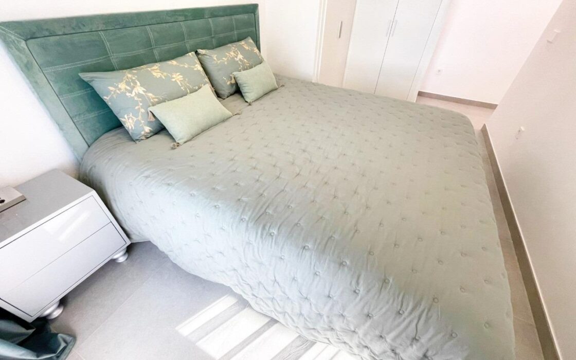 Нові апартаменти біля моря в Бенідормі з терасою 107 кв.м