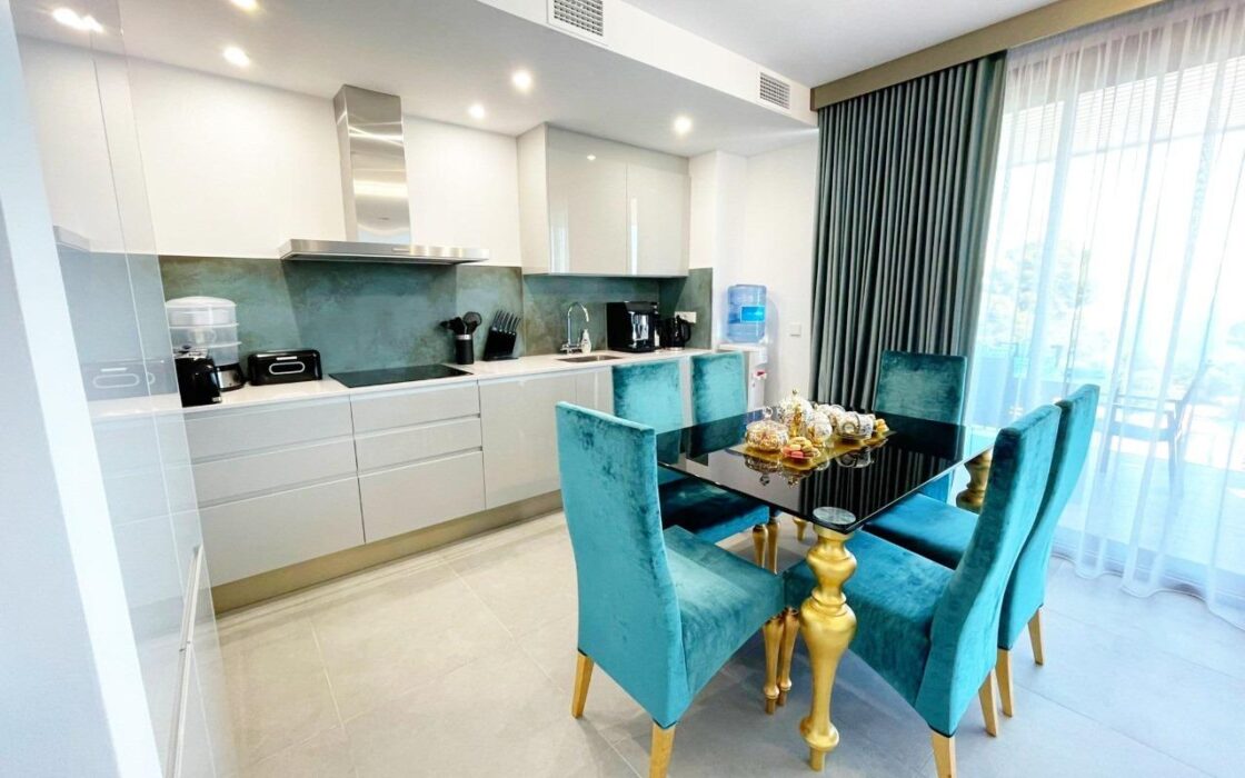 Нові апартаменти біля моря в Бенідормі з терасою 107 кв.м