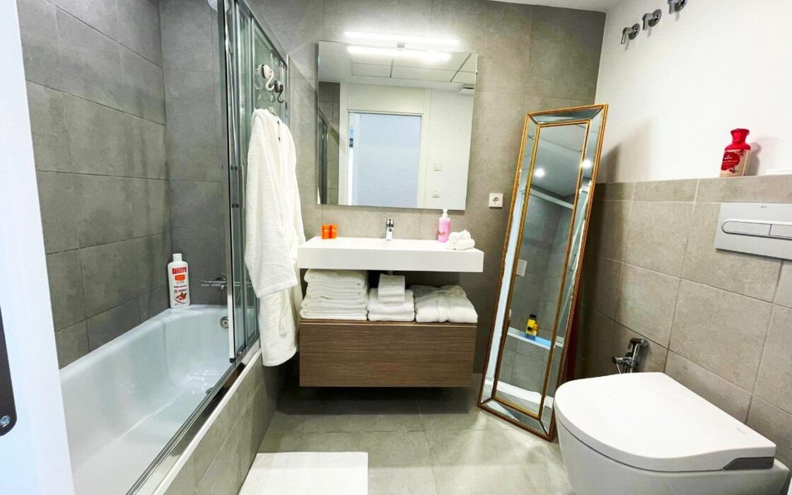 Нові апартаменти біля моря в Бенідормі з терасою 107 кв.м