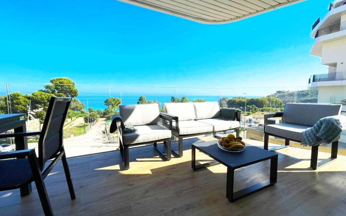 Нові апартаменти біля моря в Бенідормі з терасою 107 кв.м