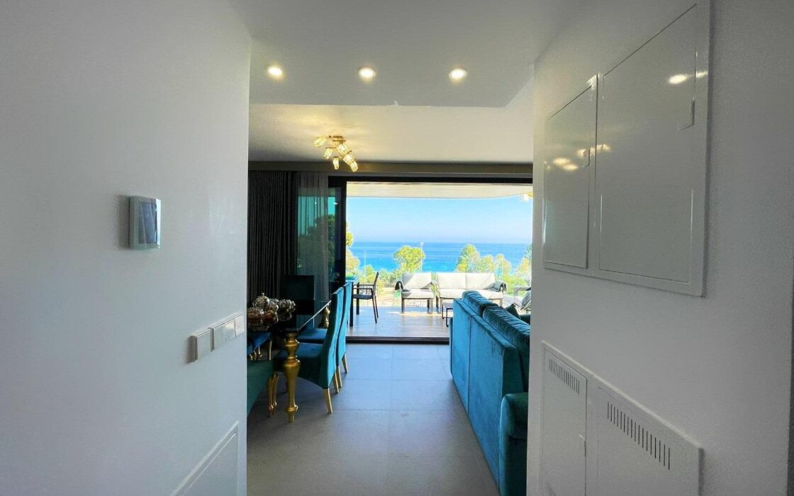 Нові апартаменти біля моря в Бенідормі з терасою 107 кв.м