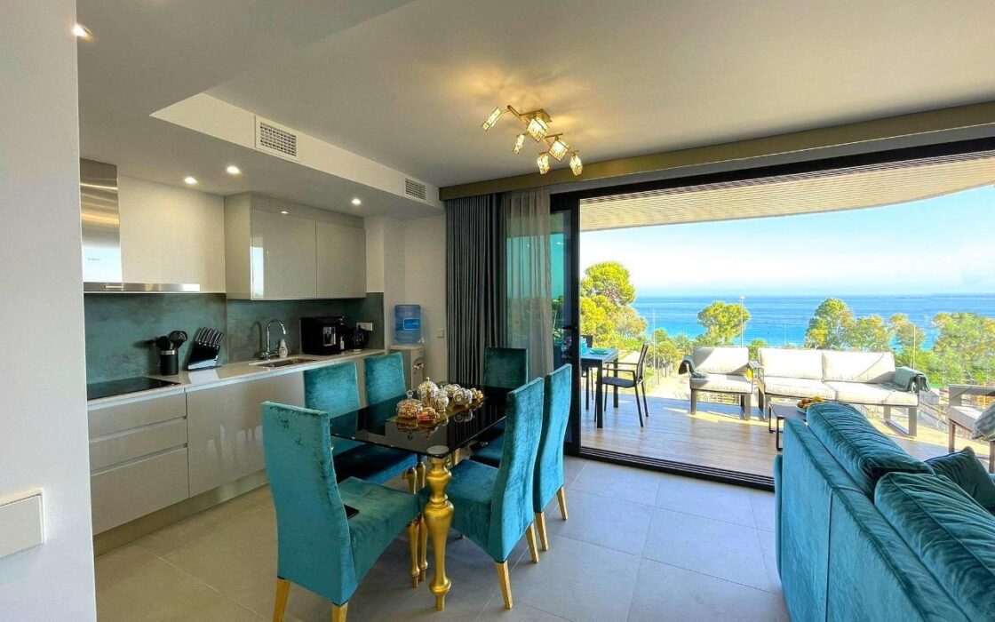 Нові апартаменти біля моря в Бенідормі з терасою 107 кв.м