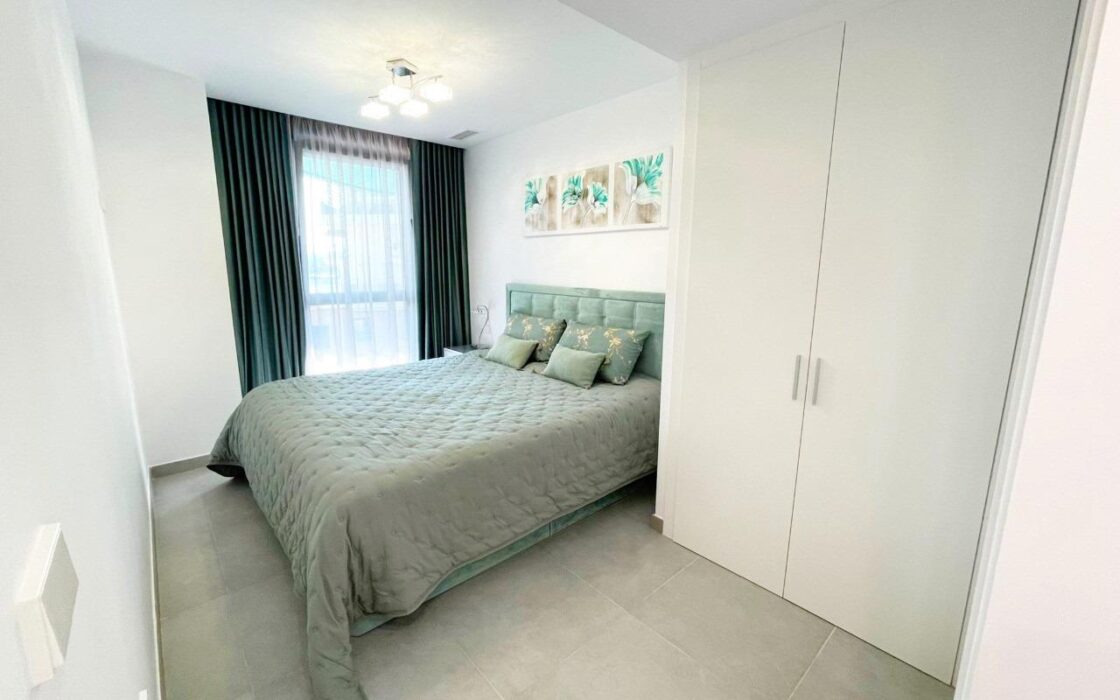 Нові апартаменти біля моря в Бенідормі з терасою 107 кв.м