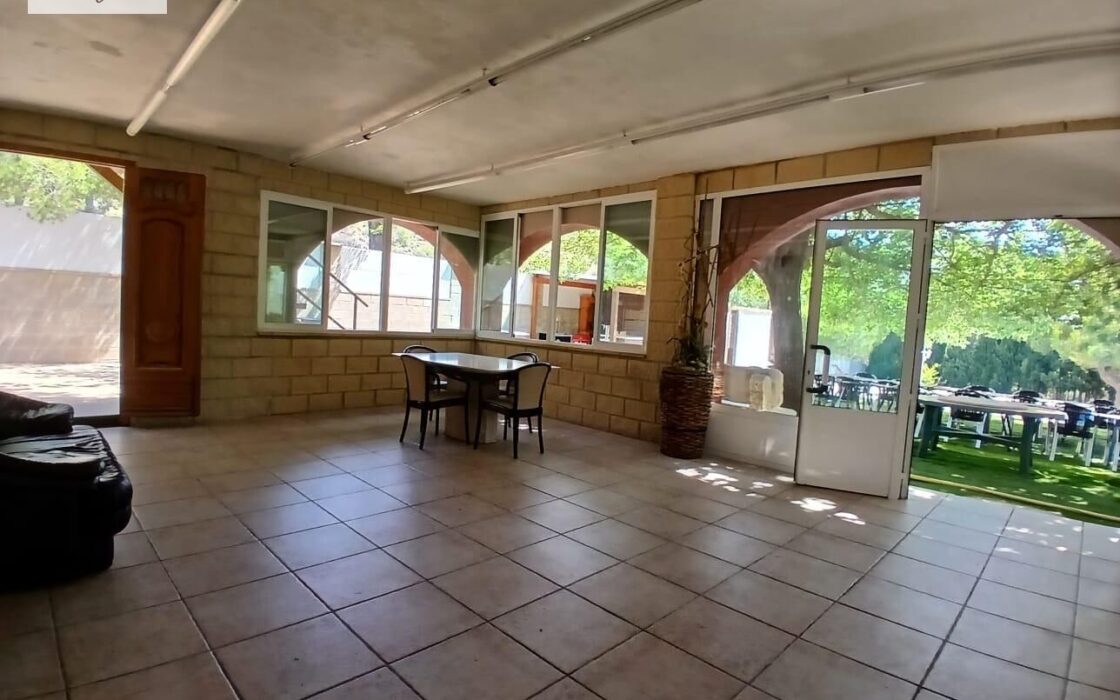 Дом в Albalat dels Tarongers 350 кв.м с бассейном и террасой