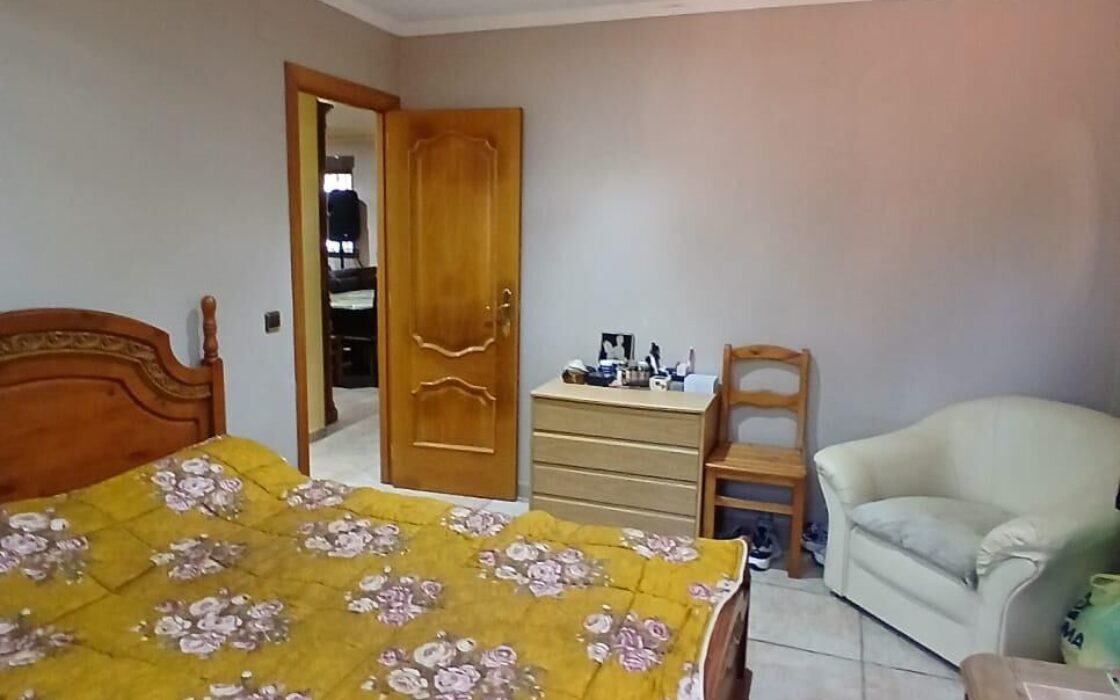 Дом в Albalat dels Tarongers 350 кв.м с бассейном и террасой