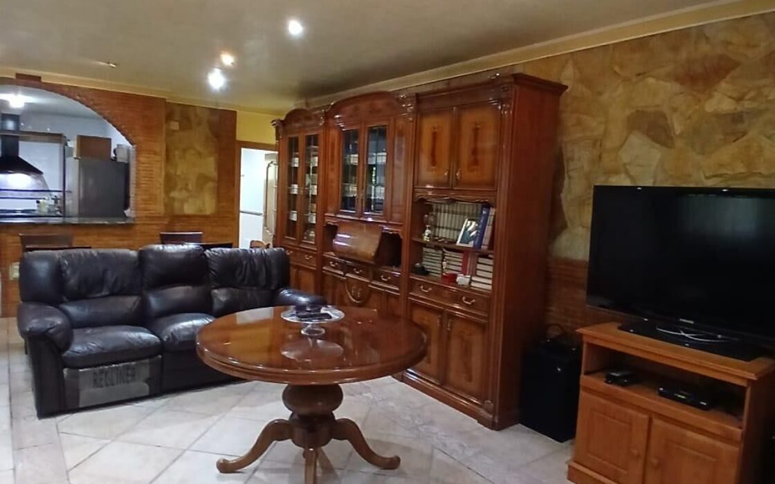 Дом в Albalat dels Tarongers 350 кв.м с бассейном и террасой