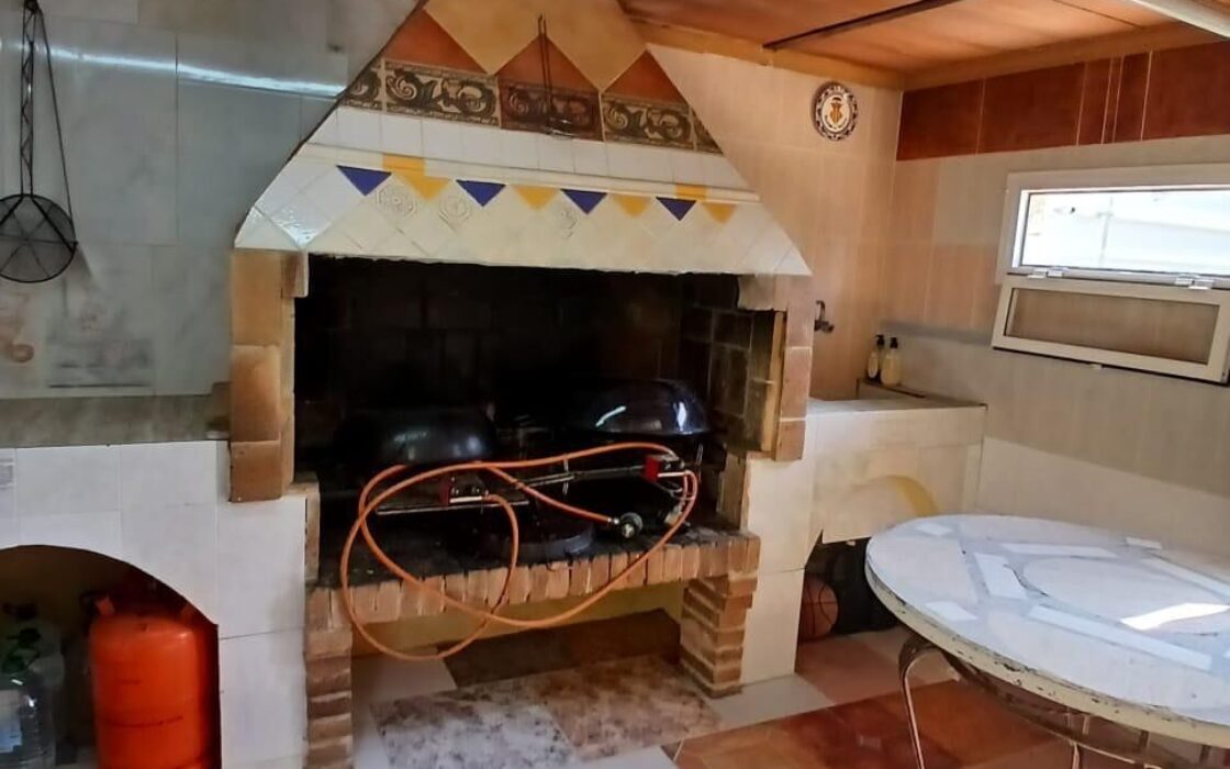 Дом в Albalat dels Tarongers 350 кв.м с бассейном и террасой