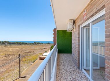 Апартаменты у моря в Пунта Прима с 2 спальнями и террасой