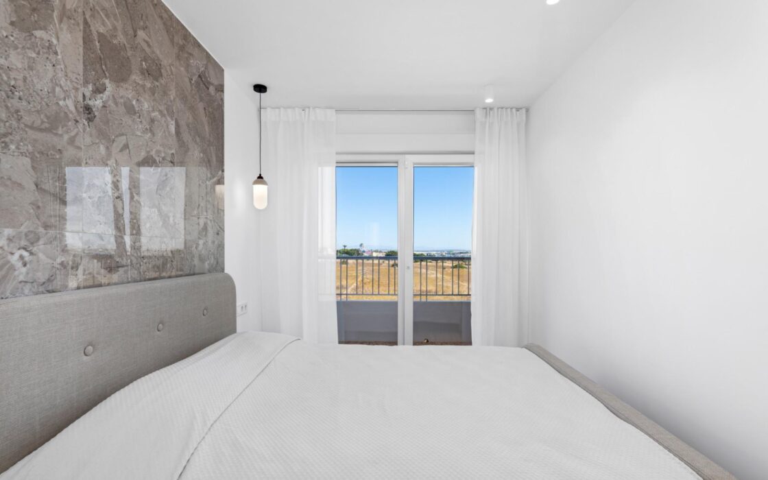 Апартаменты у моря в Пунта Прима с 2 спальнями и террасой