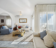 Отдельный дом с 3 спальнями и видом на море в Михасе