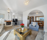 Отдельный дом с 3 спальнями и видом на море в Михасе