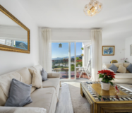 Отдельный дом с 3 спальнями и видом на море в Михасе