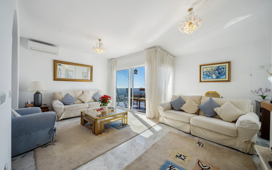 Отдельный дом с 3 спальнями и видом на море в Михасе