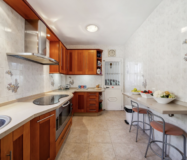 Отдельный дом с 3 спальнями и видом на море в Михасе