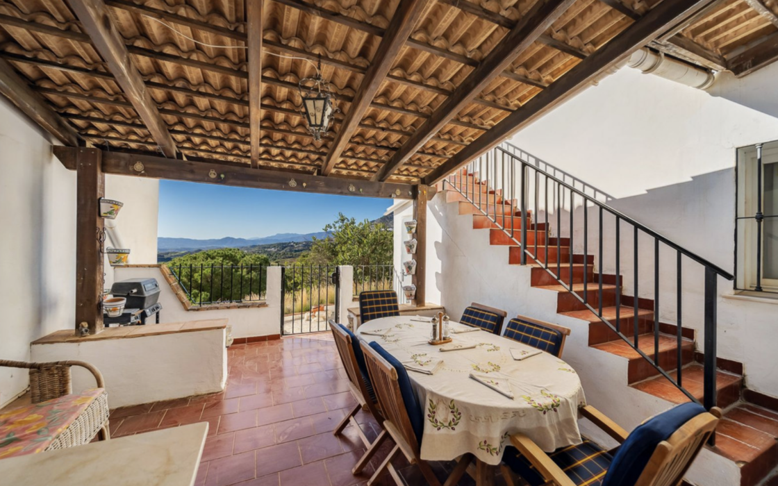 Отдельный дом с 3 спальнями и видом на море в Михасе