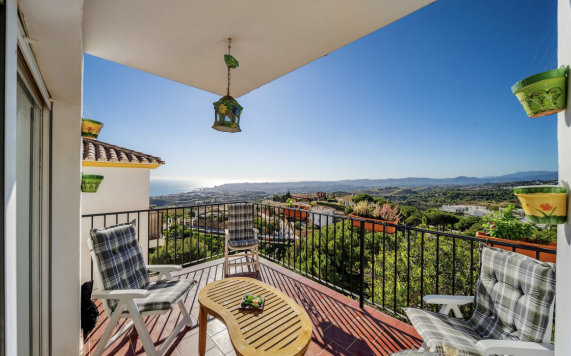 Отдельный дом с 3 спальнями и видом на море в Михасе