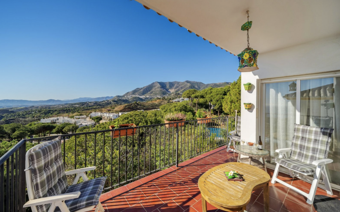 Отдельный дом с 3 спальнями и видом на море в Михасе