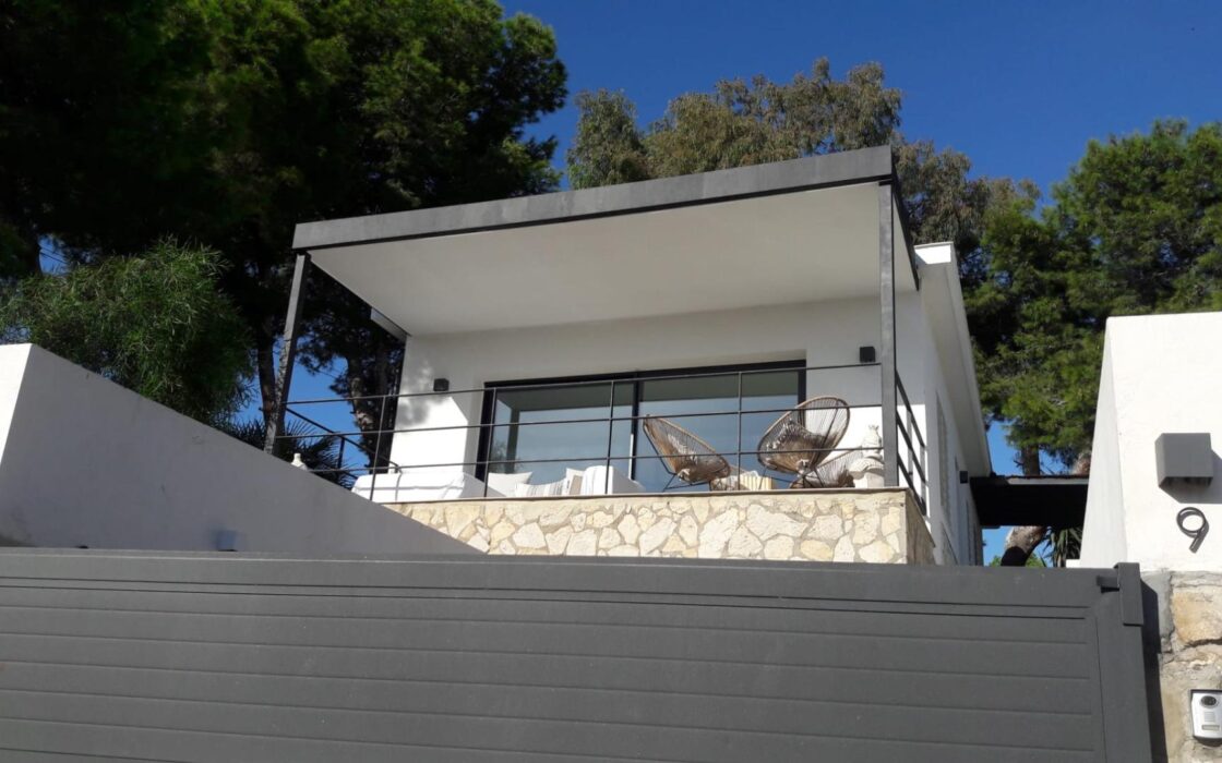 Дом 112 кв.м с террасой и видом на море в Эль Кампельо