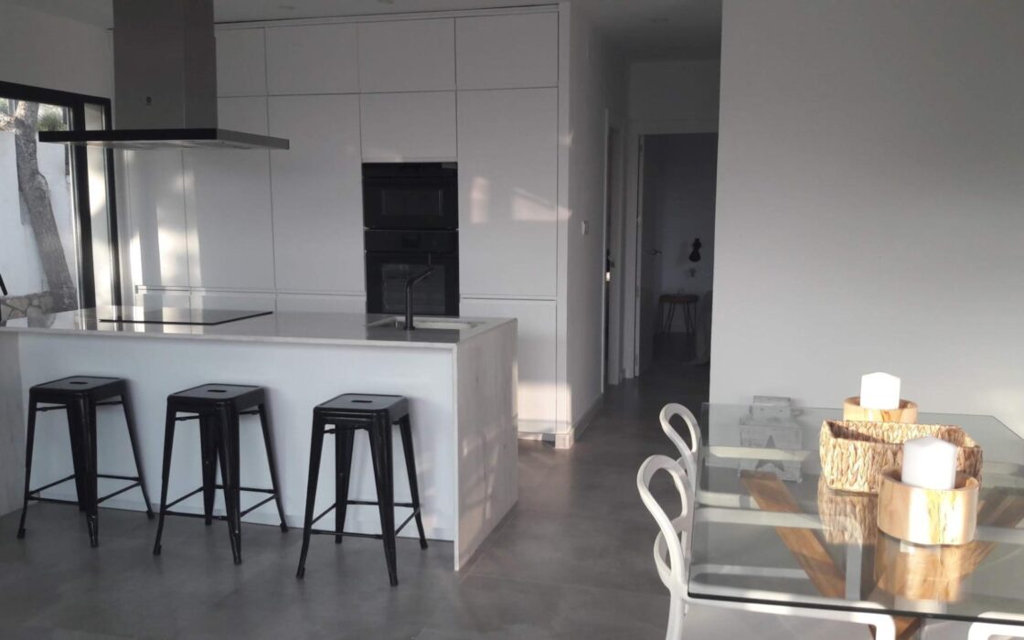 Дом 112 кв.м с террасой и видом на море в Эль Кампельо