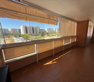 Апартаменти в Аліканте 127 кв.м з терасою біля моря