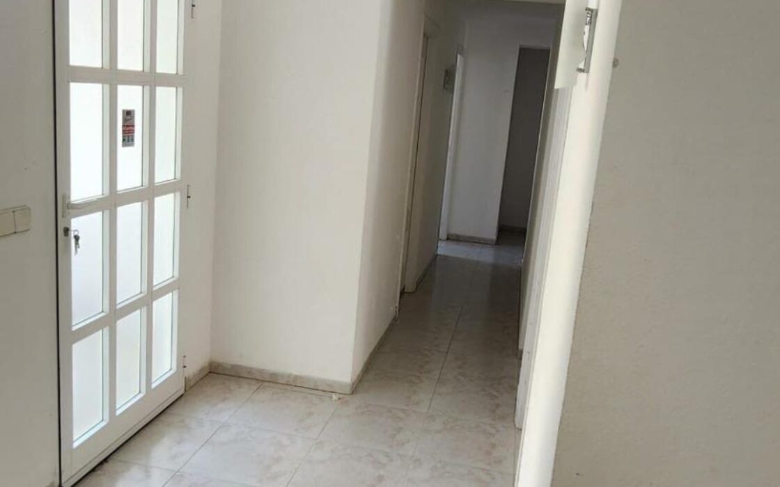 Смежный дом в Альбире 183 кв.м с видом на море и террасой