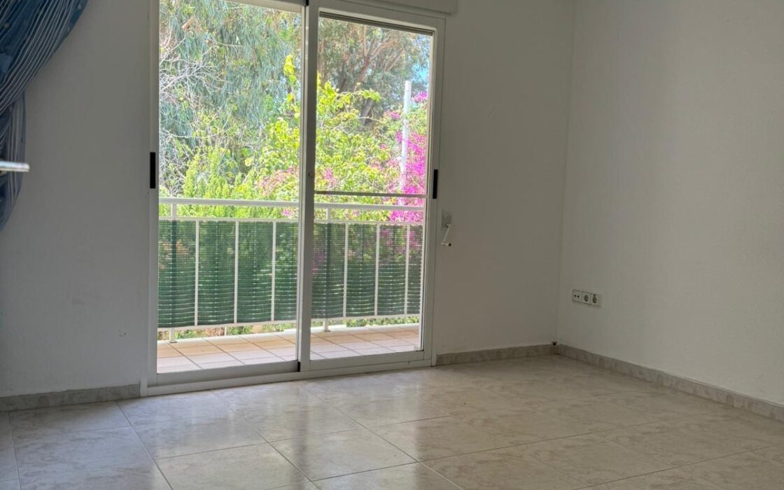 Смежный дом в Альбире 183 кв.м с видом на море и террасой