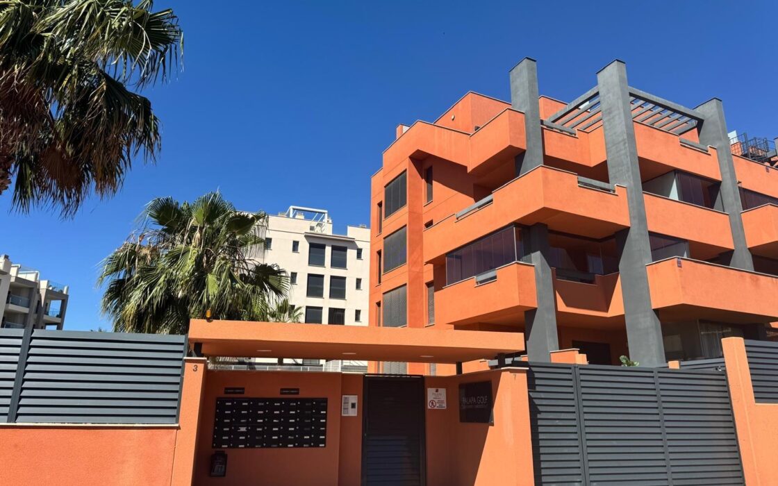 Апартаменты 3 комнатные в Ориуэла Коста с террасой