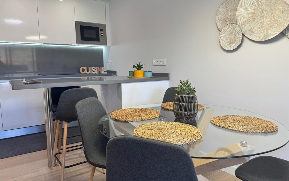 Апартаменты 3 комнатные в Ориуэла Коста с террасой