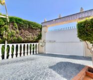 Вілла в Торрев’єсі 151 кв.м з приватним басейном та терасами