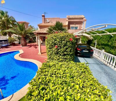 Вілла в Торрев’єсі 151 кв.м з приватним басейном та терасами