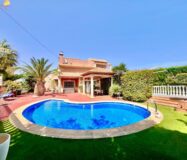 Вілла в Торрев’єсі 151 кв.м з приватним басейном та терасами