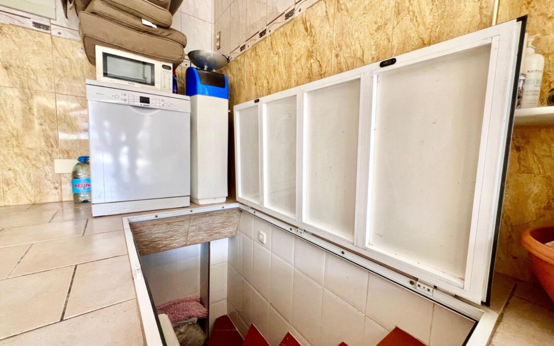 Вілла в Торрев’єсі 151 кв.м з приватним басейном та терасами