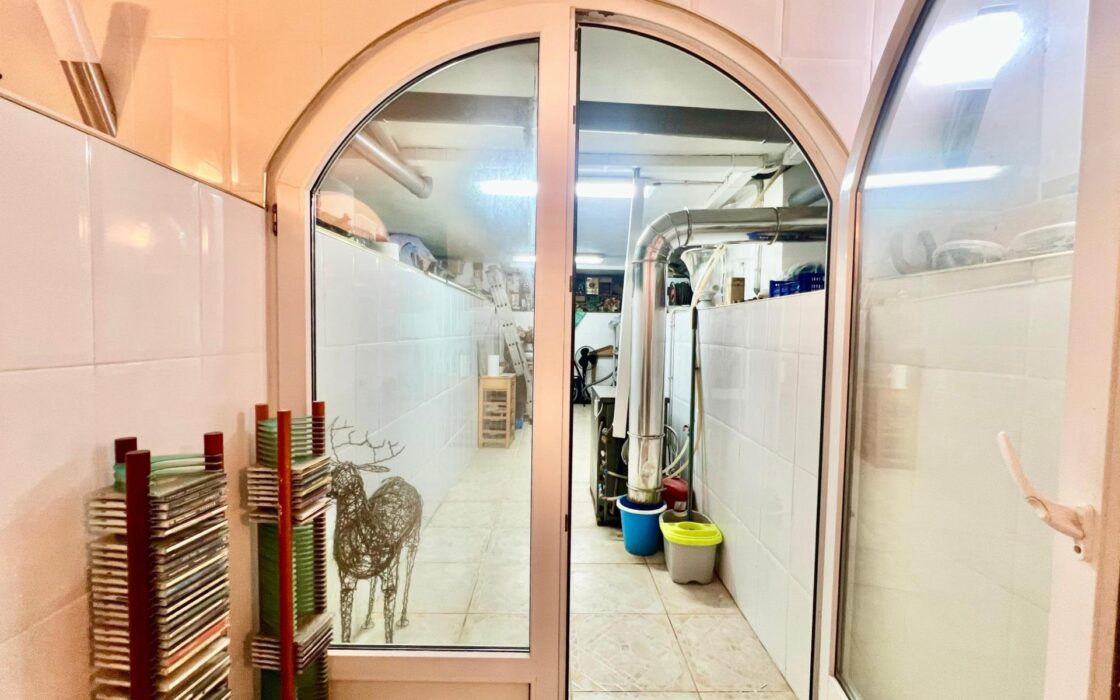 Вілла в Торрев’єсі 151 кв.м з приватним басейном та терасами