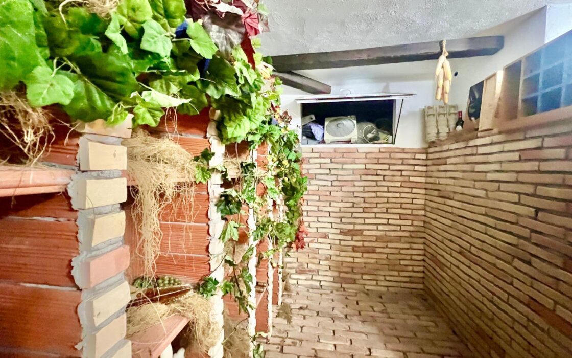 Вілла в Торрев’єсі 151 кв.м з приватним басейном та терасами