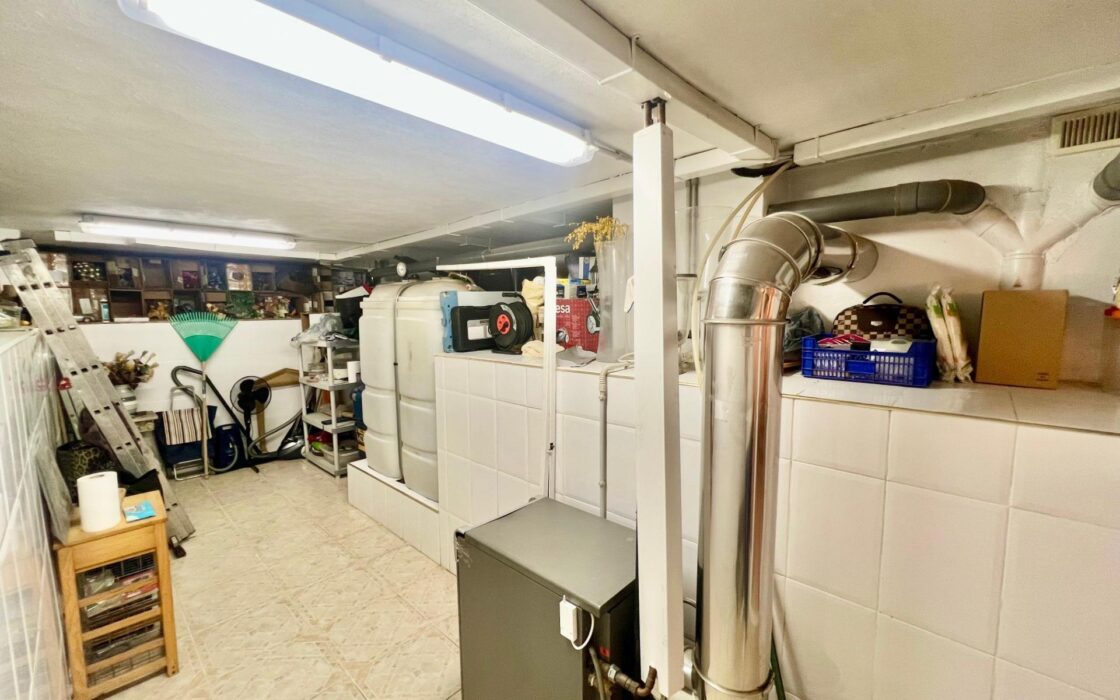 Вілла в Торрев’єсі 151 кв.м з приватним басейном та терасами